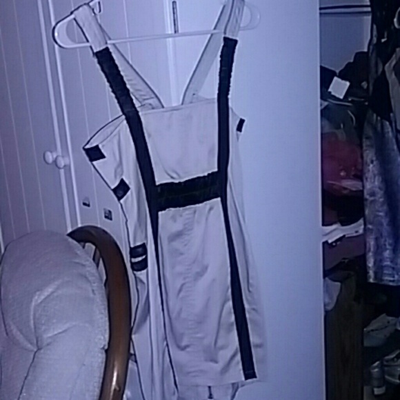 Dress - Picture 3 of 3