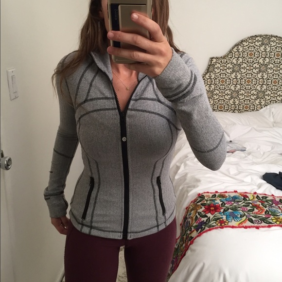 The perfect lululemon jacket - Picture 3 of 3