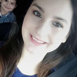 Meet your Posher, Deyanira