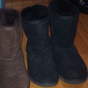 Black short UGG boots