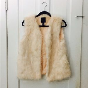 Forever 21 faux fur vest