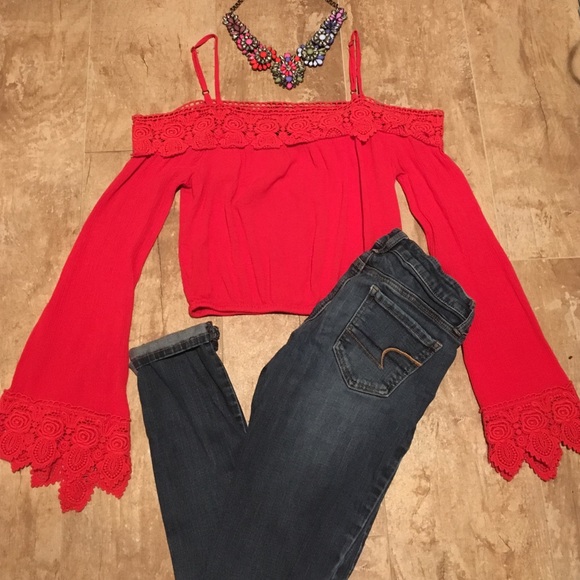 Forever 21 off the shoulder top - Picture 1 of 4