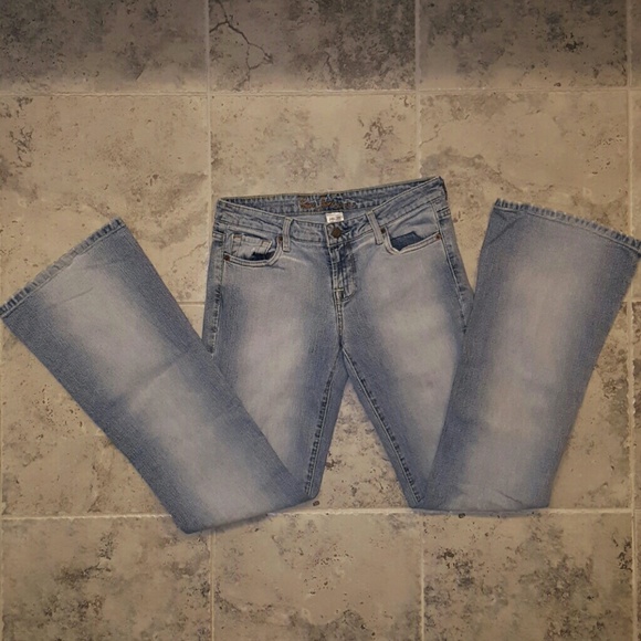 GUESS jeans.