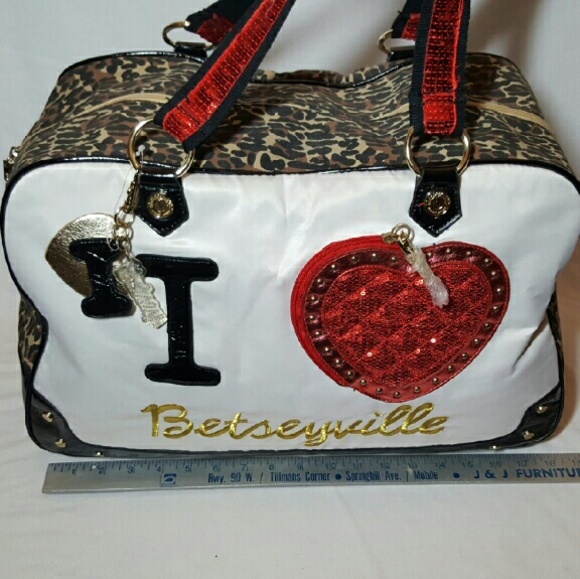 Betsey Johnson BETSEYVILLE Duffle Gym Bag