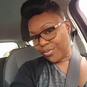 Meet your Posher, Denise