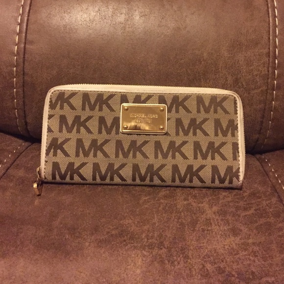 Used Michael Kors Wallet