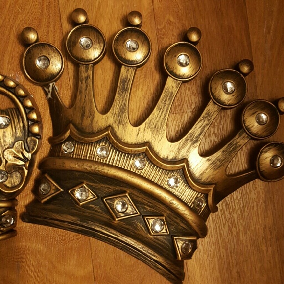**SOLD*** Queen & king crowns - Picture 2 of 4
