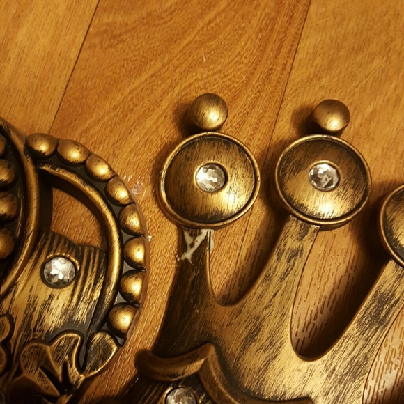 **SOLD*** Queen & king crowns - Picture 4 of 4