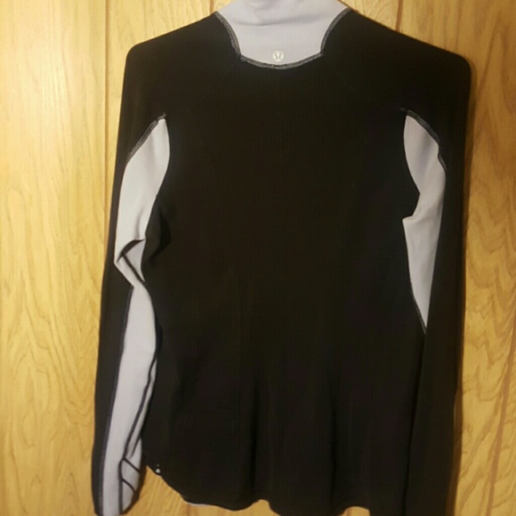 Reversible zip front pull over