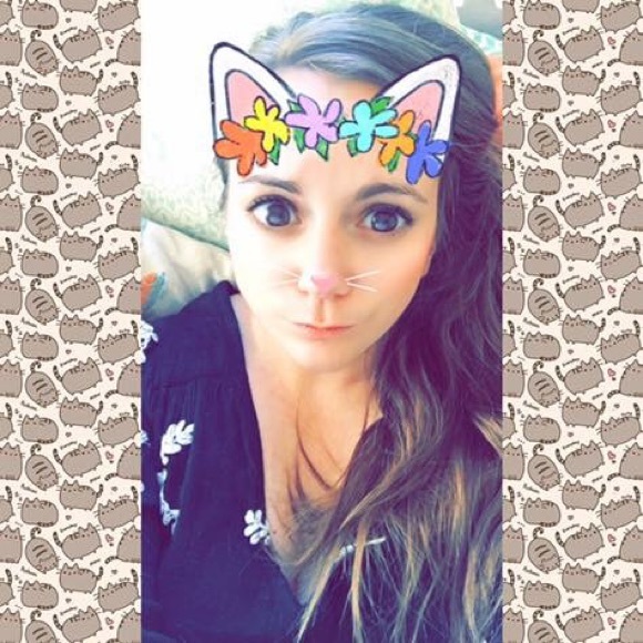 Meet your Posher, Melanie - Picture 2 of 3