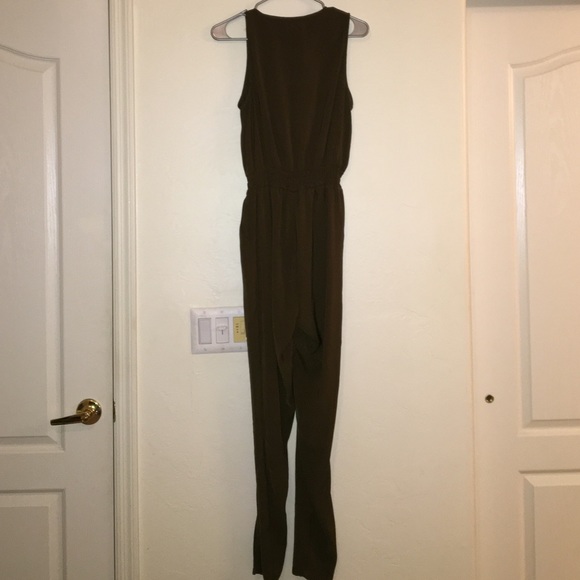 Missguided Sleeveless jumpsuit