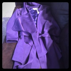 Beautiful light trench coat, very elegant style.