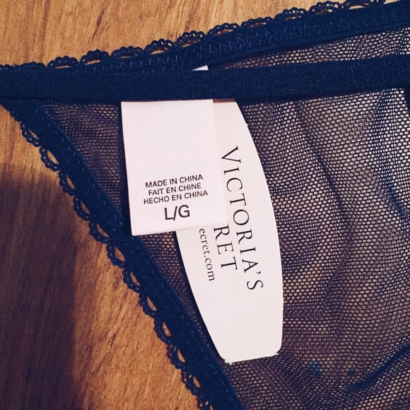 SOLD💕Victoria's Secret V-strong Thong💕 - Picture 4 of 4