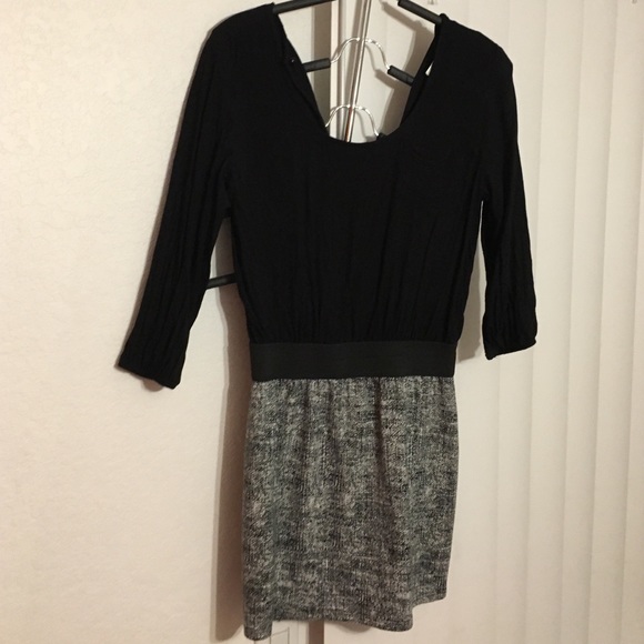 Tight-fitting black and grey dress