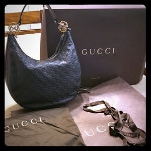 Black leather Gucci purse