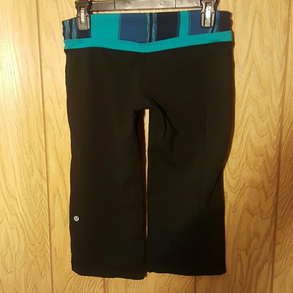 Crop straight leg yoga pants