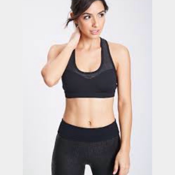 Black sports bra crisscross back cut out racerback - Picture 2 of 4