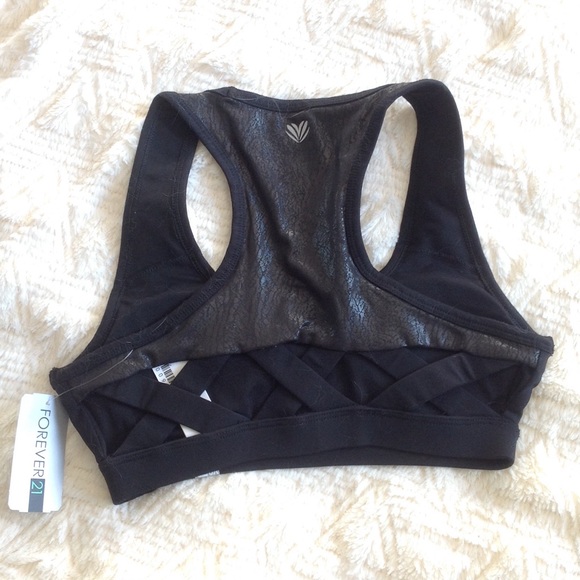 Black sports bra crisscross back cut out racerback - Picture 4 of 4