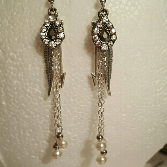 Western Style Earrings - Picture 1 of 3