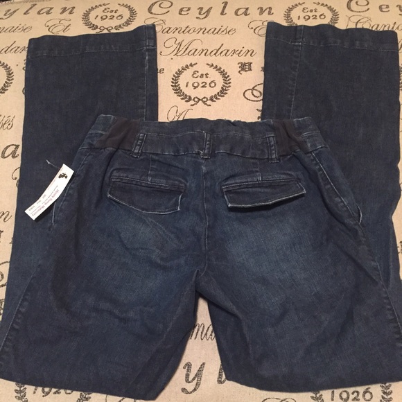 Old Navy Jeans - 💋FINAL SALE💋Maternity jeans size 31" inseam Old Navy Jeans - 💋FINAL SALE💋Maternity jeans size 31" inseam