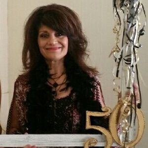 Meet your Posher, Yolanda