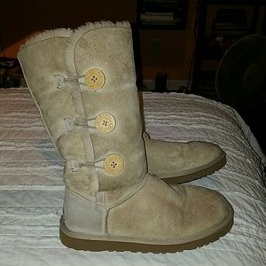 UGGS