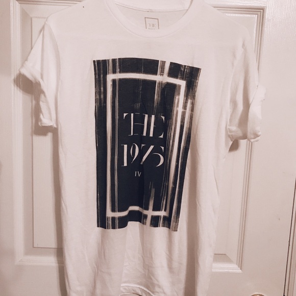 the 1975 stripes t-shirt