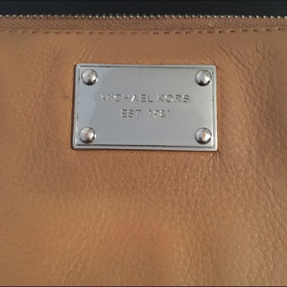 Michael Kors Tan Wallet ONE DAY SALE - Picture 4 of 4