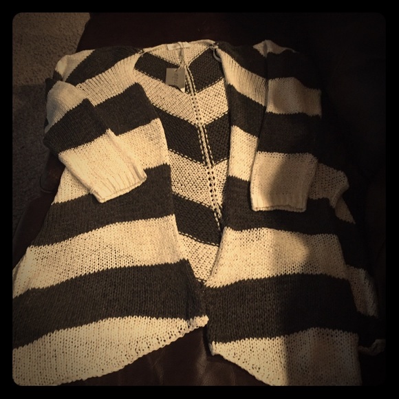 L/S Stripe Cardigan, cream and charcoal color