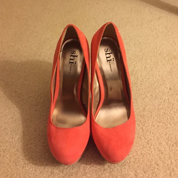 Pink platform heels