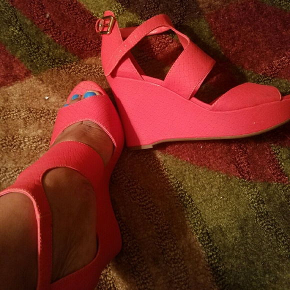Beautiful Coral wedge heels.