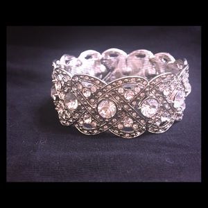 Beautiful stretch bracelet.