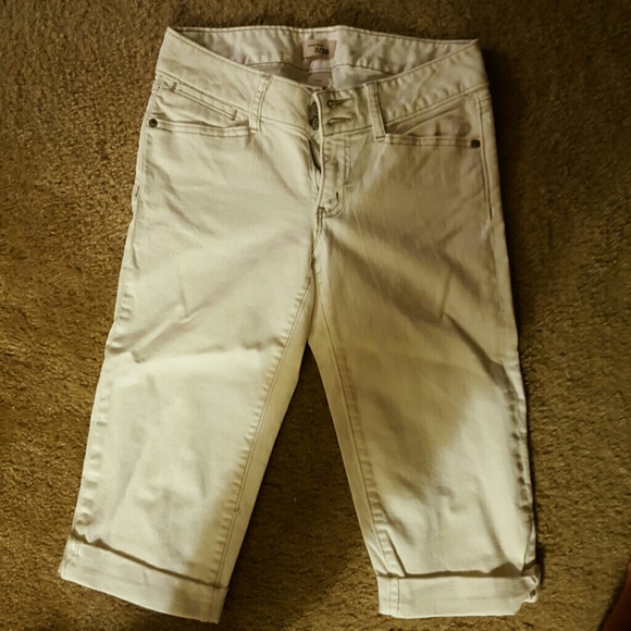 Capris - Picture 2 of 2