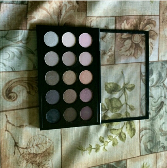 15 Mac Cool Pallet Eyeshadow Authentic