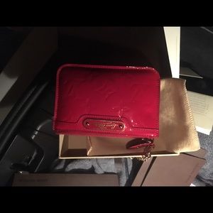 LOUIS VUITTON RED KEY POUCH (cheaper on ♏️)