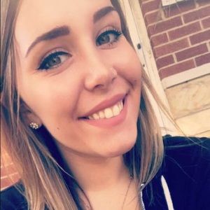 Meet your Posher, Rebecca