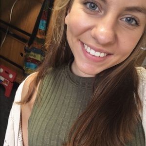 Meet your Posher, Cassandra