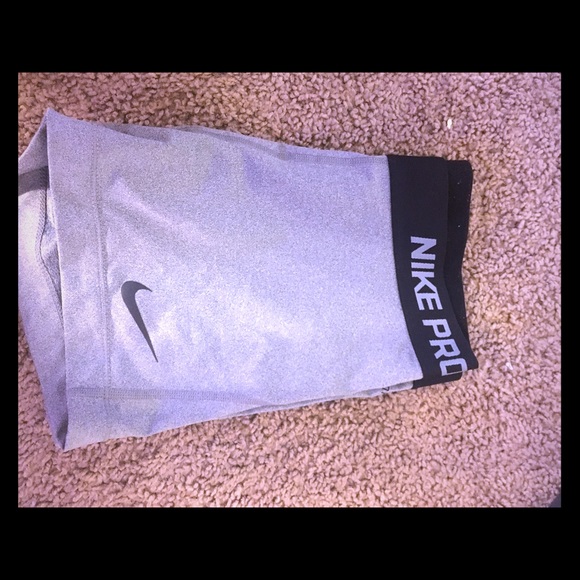 Grey Nike pro spandex - Picture 1 of 2