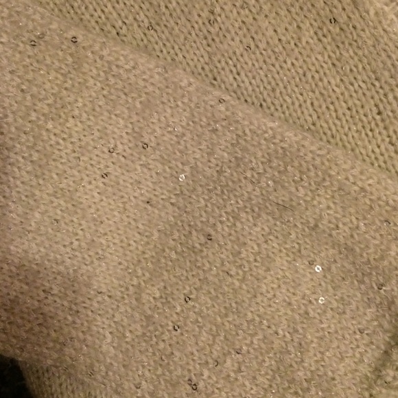 Sweater - Picture 3 of 4