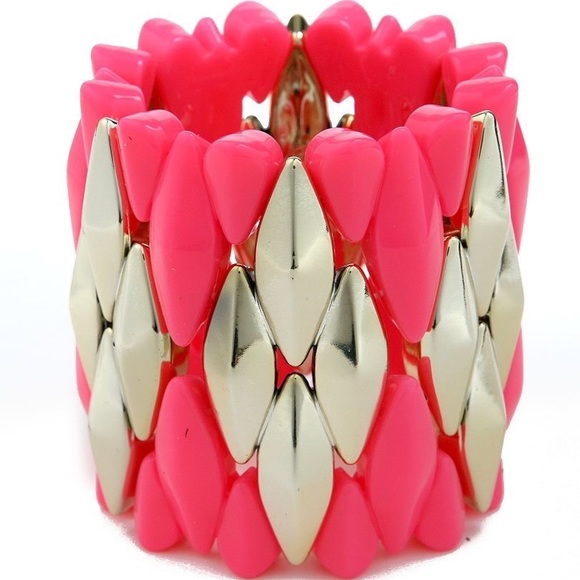 🎈$2🎈Hot pink and gold chunky bracelet - Picture 4 of 4