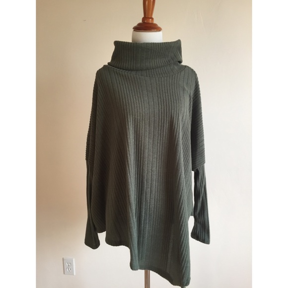 Fuzzy Soft Cowl Neck Forest Green Tunic - Picture 2 of 4