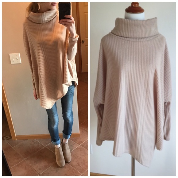 Tops - SALE🎉 Soft Cowlneck Sweater Tunic - Small Defect
