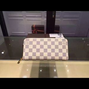 Lv Zippy wallet