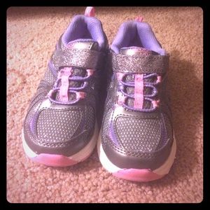 Kids 10 size shoe // brand new never worn