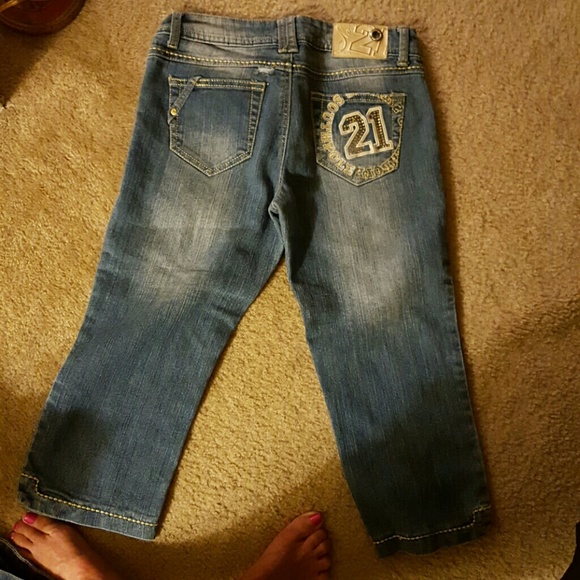 Capri's - Picture 3 of 4