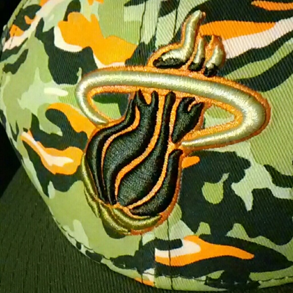 Snapback - Picture 2 of 3