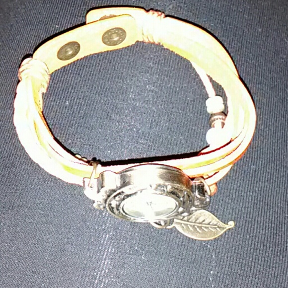 Watch - Picture 3 of 3