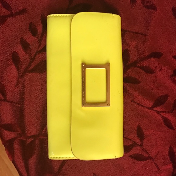 AUTHENTIC MARC JACOBS WALLET 😊🌻 - Picture 1 of 3