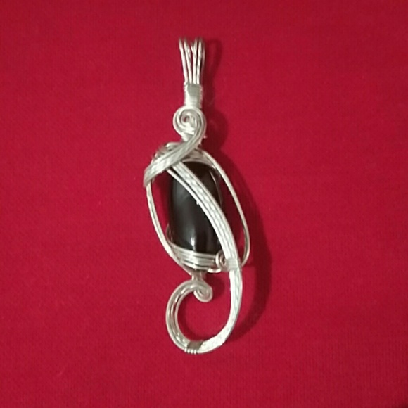STERLING SILVER ONYX PENDANT