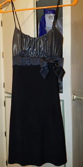 Beautiful little black dress - Picture 1 of 2